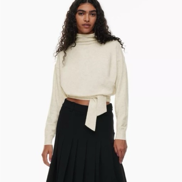 Wilfred Aritzia Lorin Alpaca wool blend knit tie up
Waist sweater - Picture 3 of 6